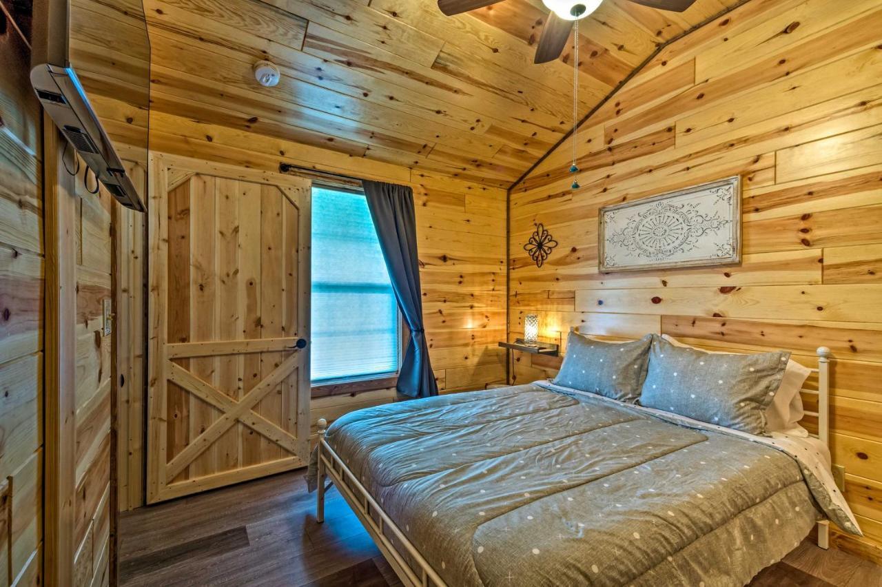 Вилла Cozy Lakefront Cabin With On-Site Waterfall And Hiking Cub Run Экстерьер фото